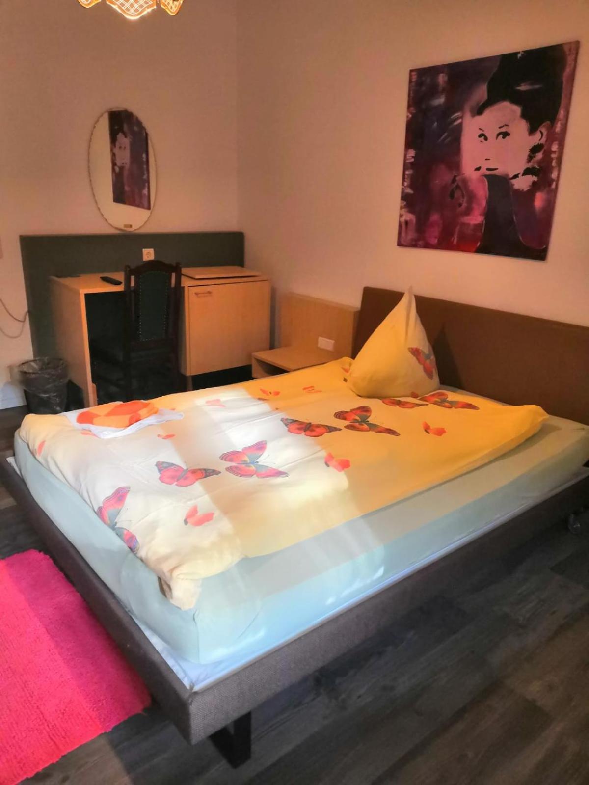 Hotel Zur Schmiede Heiningen Экстерьер фото